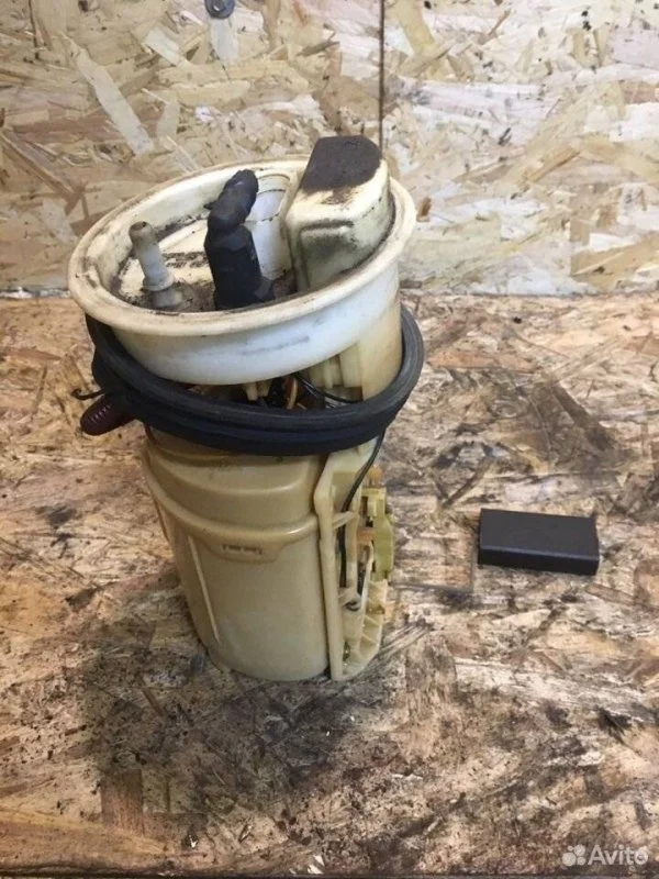 Насос топливный Skoda Octavia A4