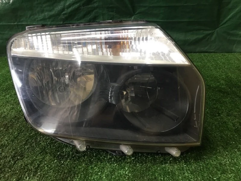 Фара Renault Duster 2012 HSM