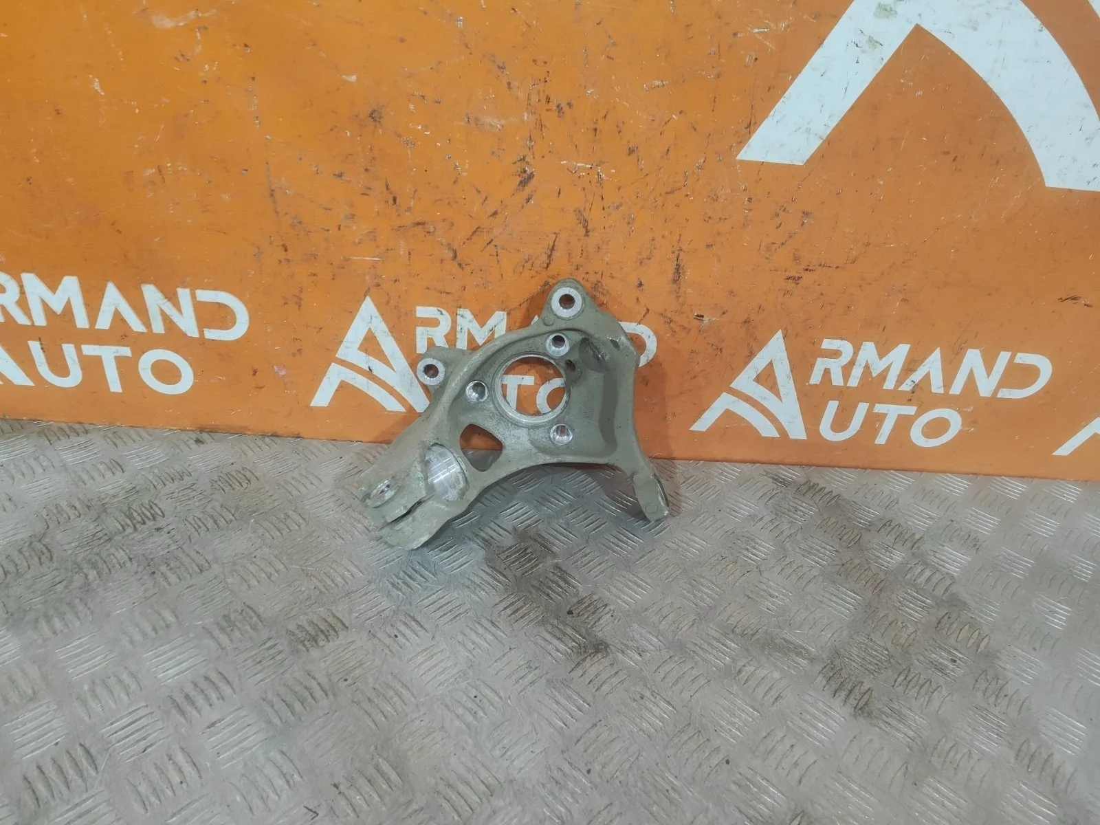 Кулак поворотный Volkswagen Tiguan 2016-нв