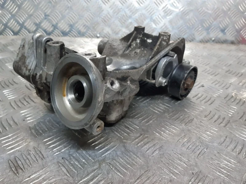 Кронштейн генератора Volkswagen Passat B6