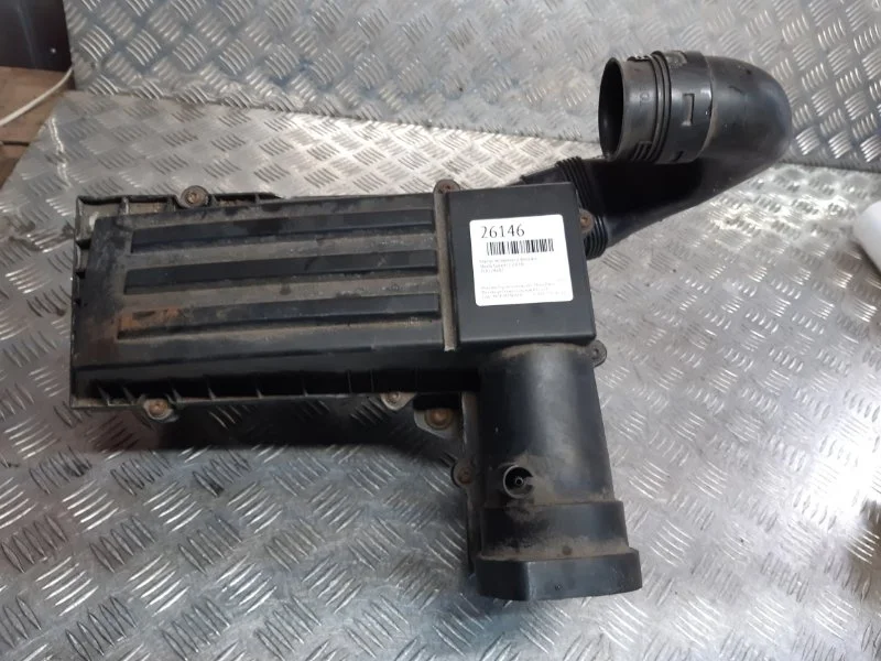 Корпус воздушного фильтра Skoda Superb 2