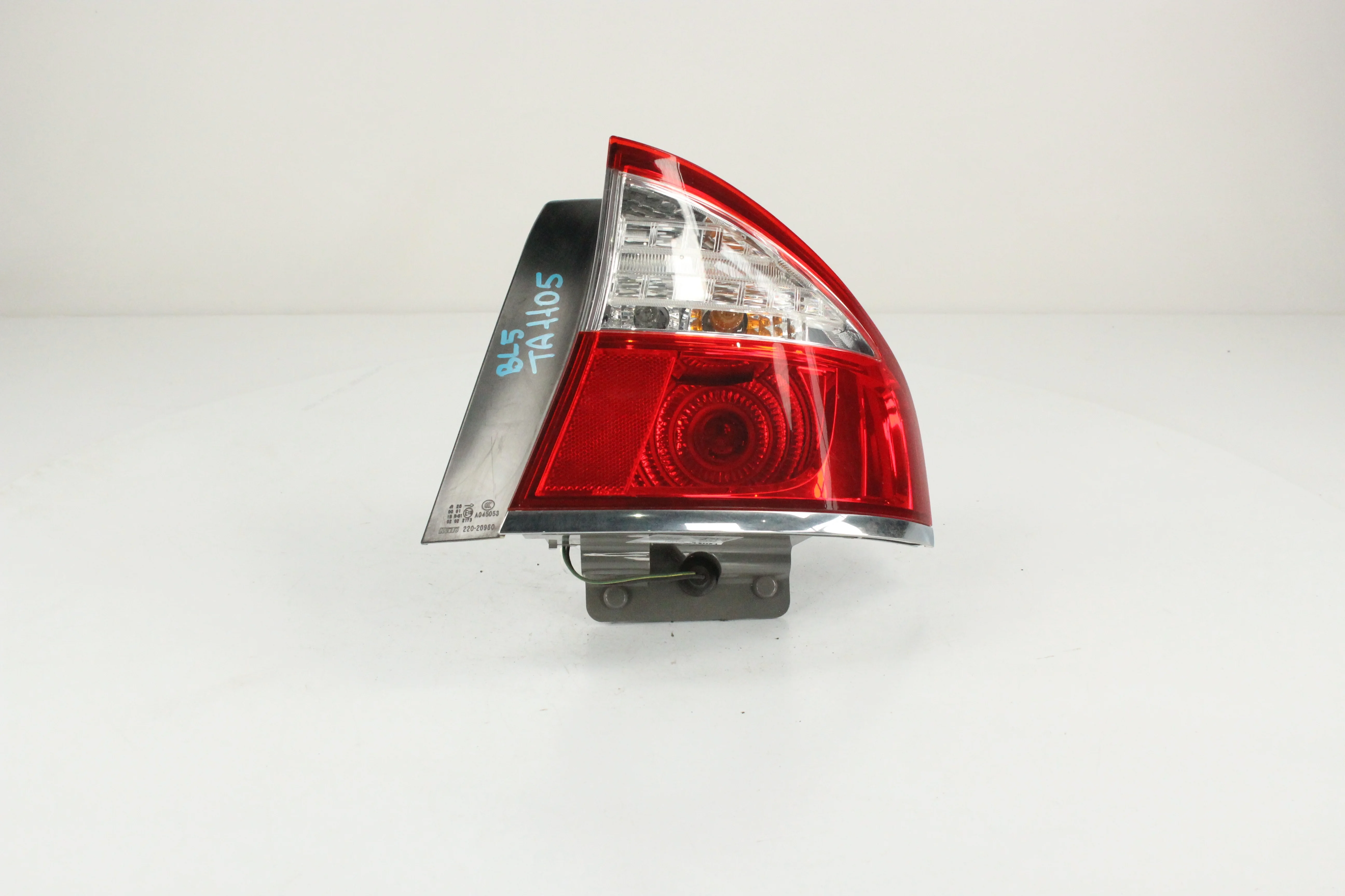 ФОНАРЬ SUBARU LEGACY BL5 BL9 BLE 22020960 2 МОДЕЛЬ ПРАВЫЙ 84201AG241 TA1105