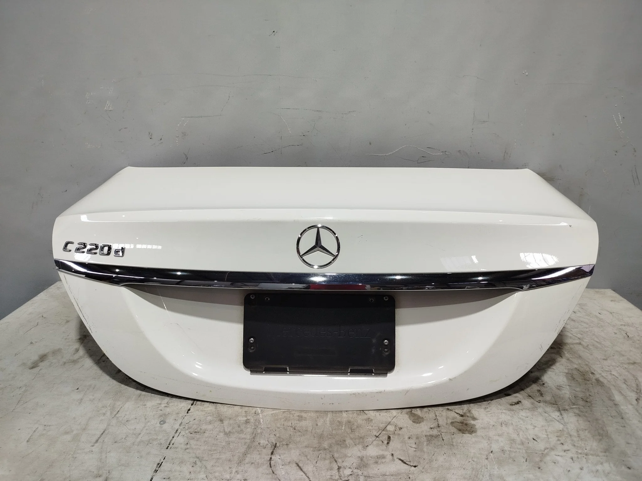 КРЫШКА БАГАЖНИКА MERCEDES C-CLASS W205 A2057502400 SEDAN белый, 149U QE195