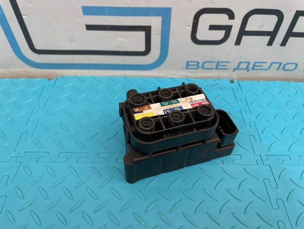 Блок клапанов Mercedes-Benz S-Class 2013 A0993200058 W222 278.929 4.7