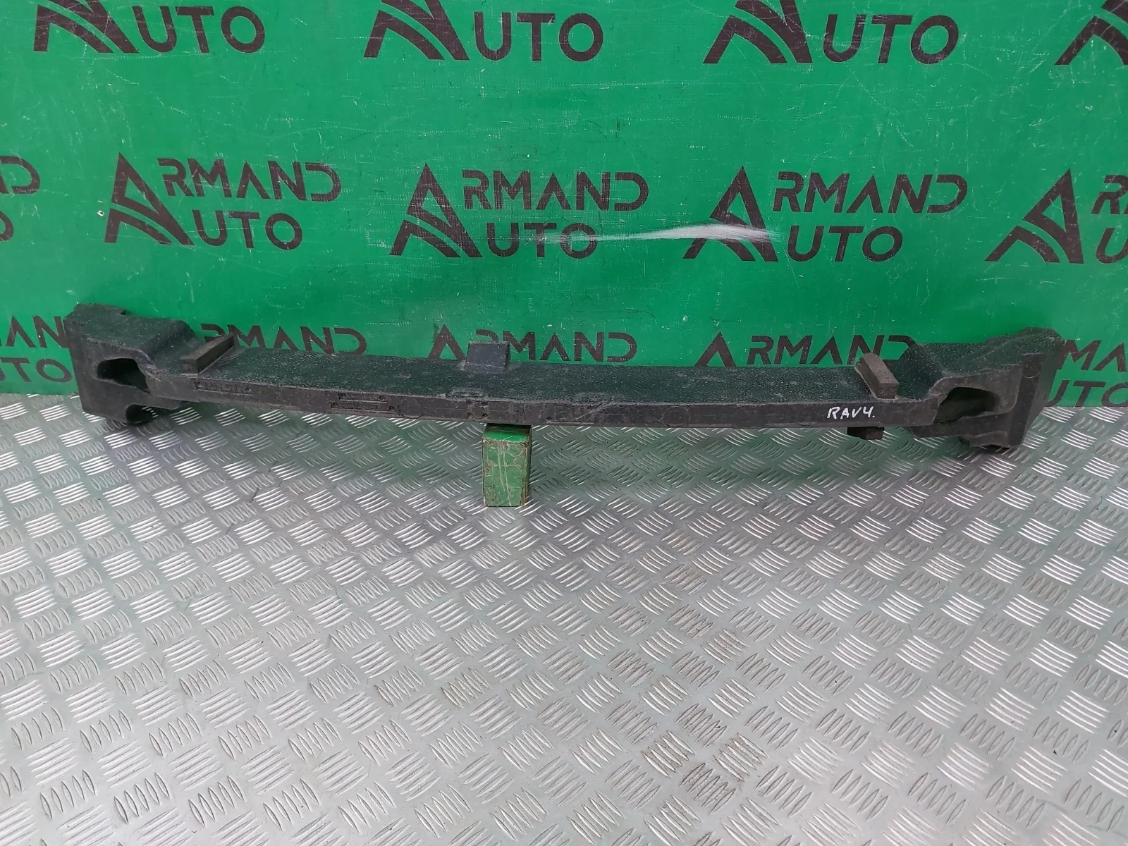 Абсорбер бампера TOYOTA RAV4 2015-2019 CA40