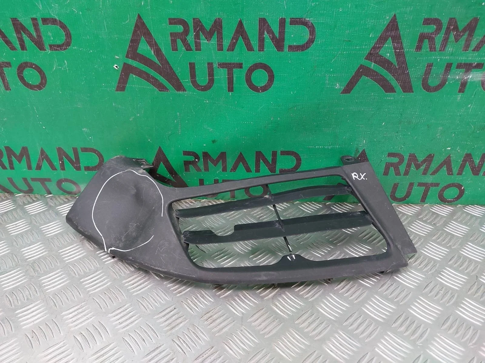 Накладка бампера Lexus RX 2012-2015 3 AL10