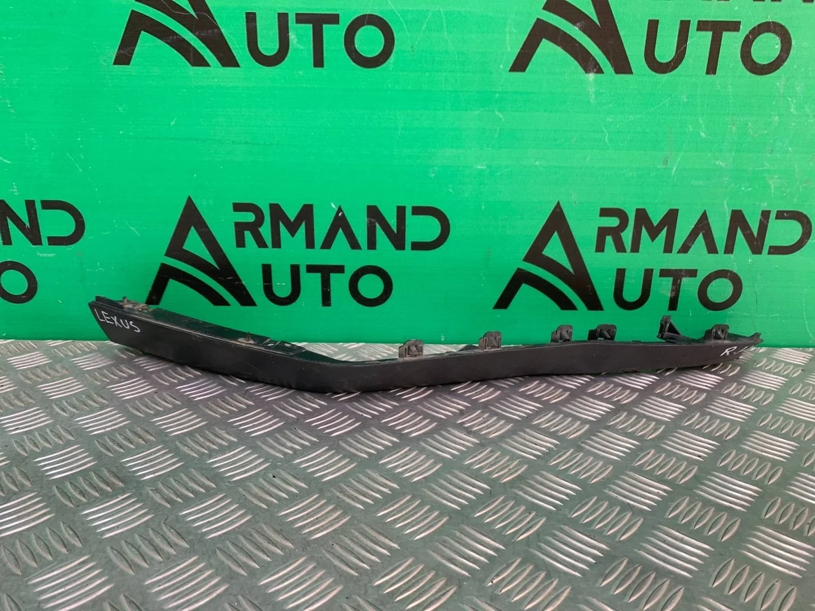 Накладка бампера Lexus RX 2015-2019 4