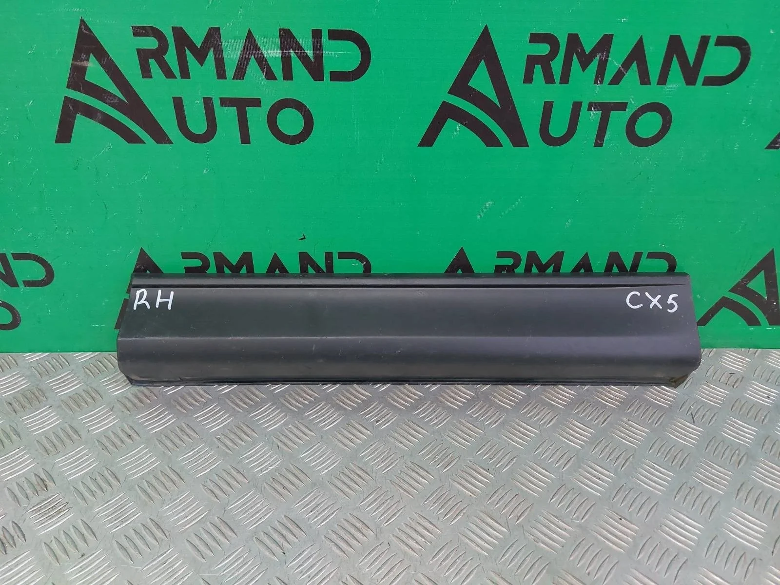 Молдинг двери Mazda CX-5 2017-нв