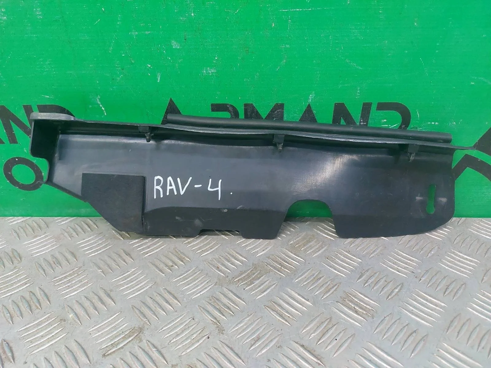 Пыльник крыла Toyota RAV4 2012-2019 CA40