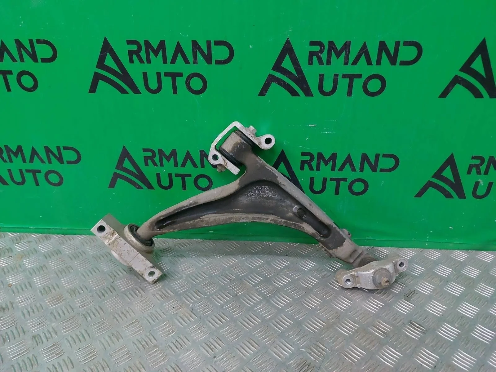Рычаг подвески Volvo XC60 2017-нв