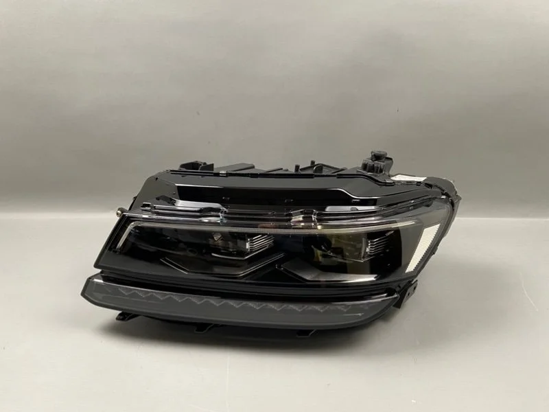 Фара Volkswagen Tiguan 2016-2020 5NB941081D 2, левая