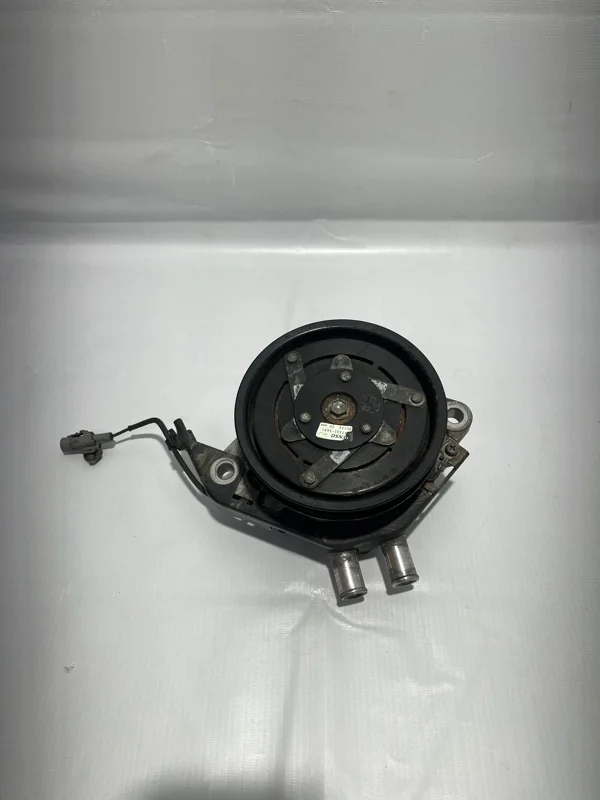 Насос (помпа) электрический Lexus Lx450D 2018 8712060030 4.5