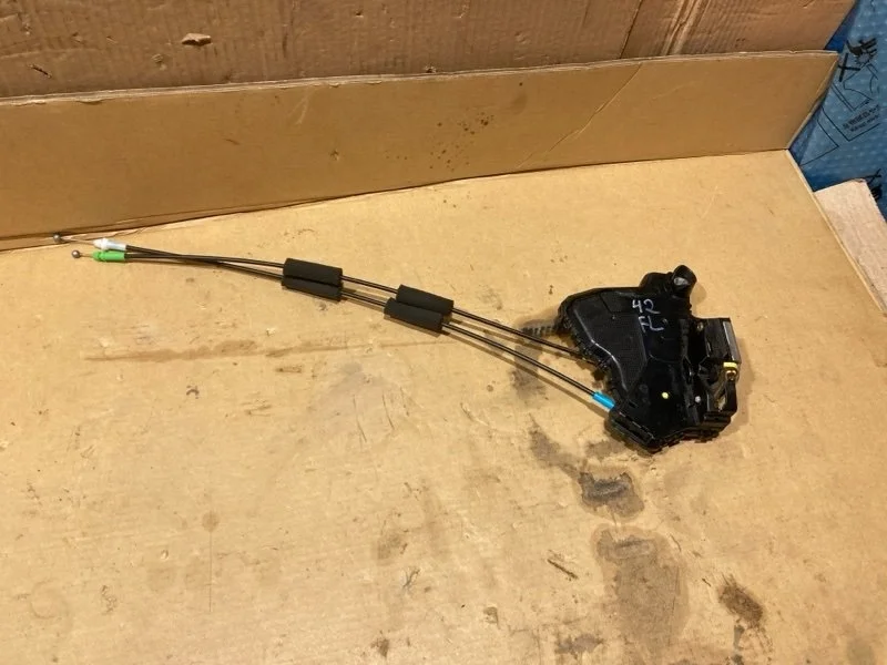 Замок двери передней левой Toyota Camry 2017 6904042241 СЕДАН 2AR-FE, передний левый