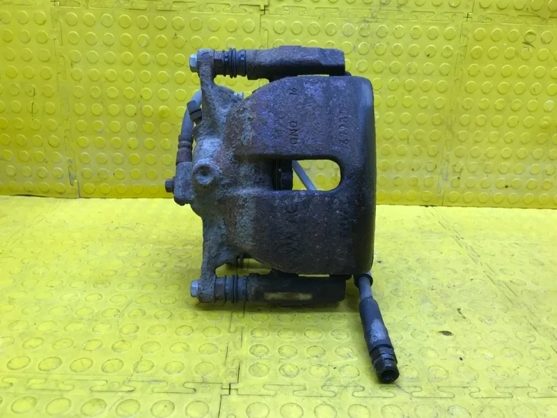 Суппорт тормозной Skoda Octavia 2018 8V0615123A 5E3 CJS 298666, передний левый