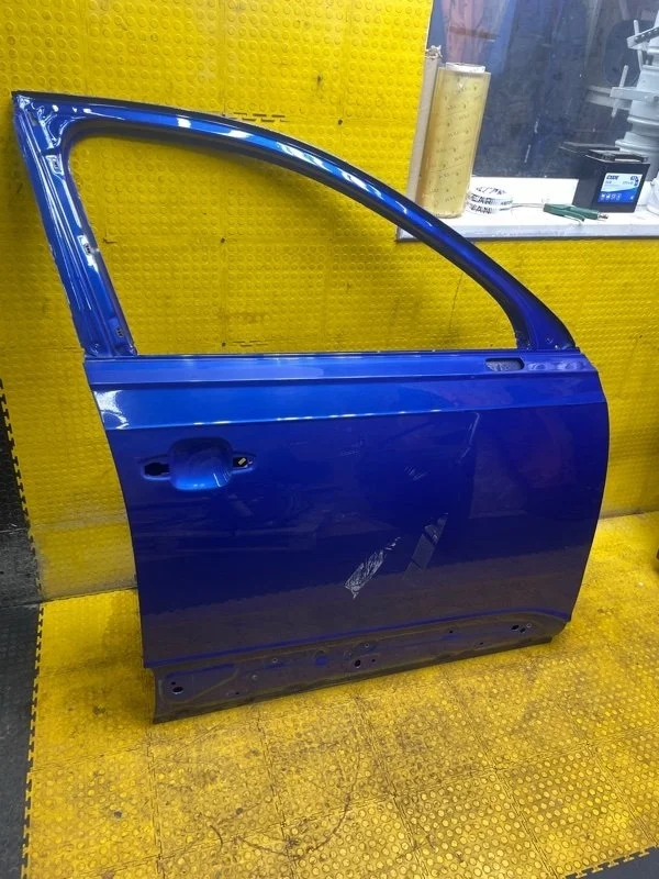 Дверь Audi Q7 2016 4M0831052F CVM 011869, передняя правая