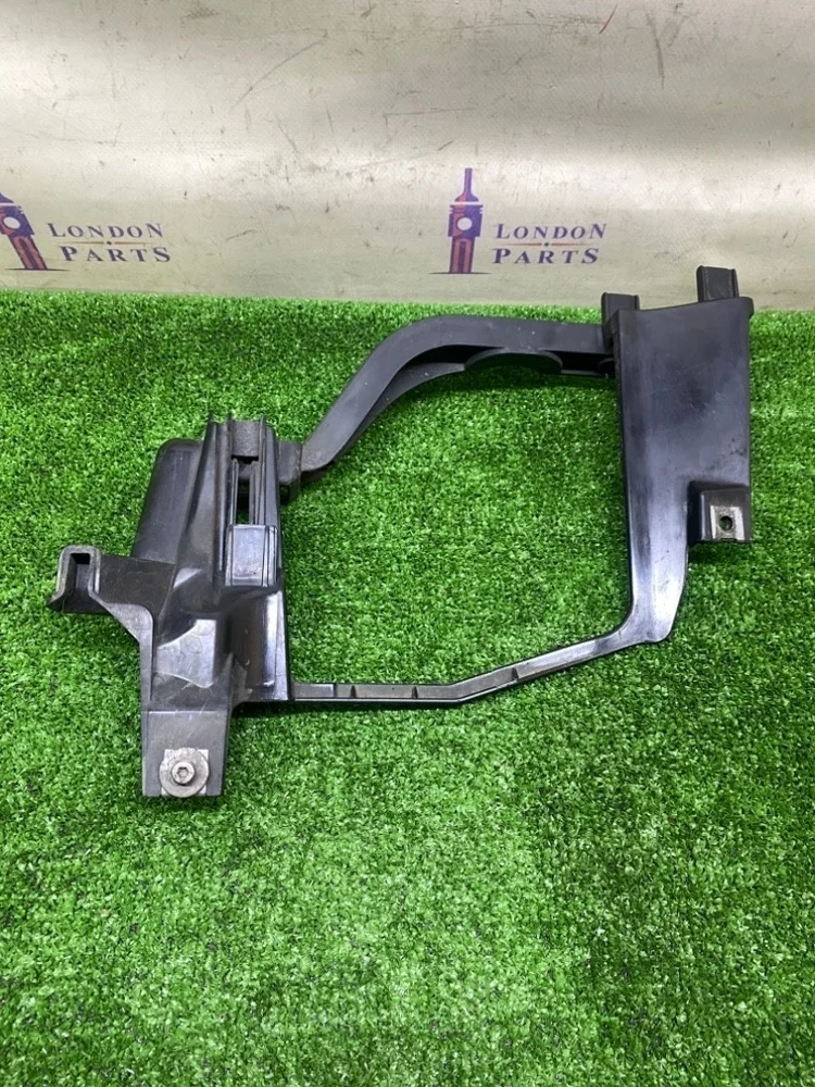 Кронштейн крепления фары BMW E60