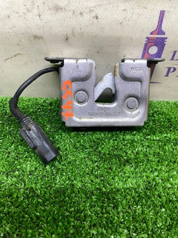 Замок капота BMW M6 E63