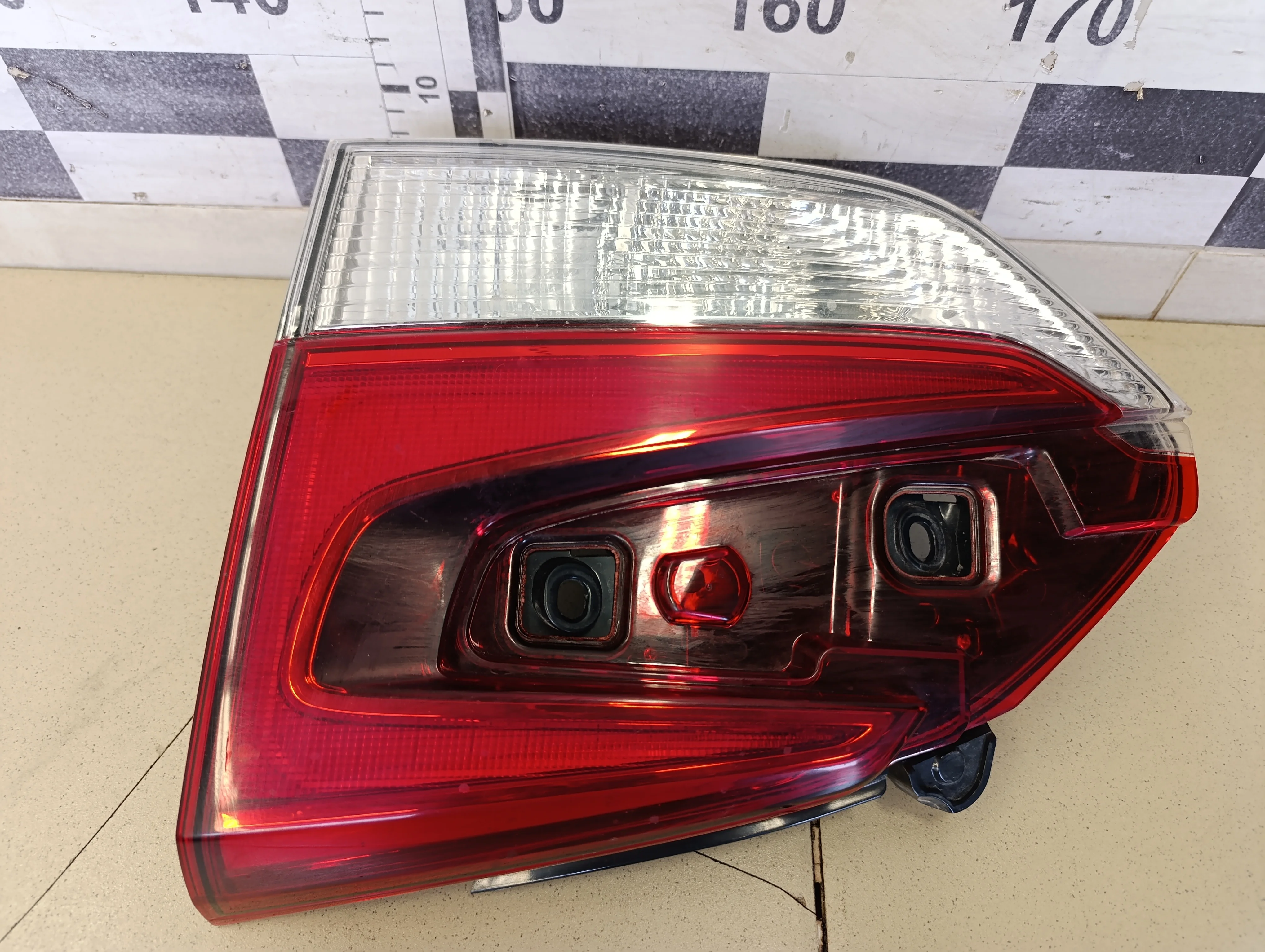 Фонарь задний внутренний правый Forester (S14) 2019-