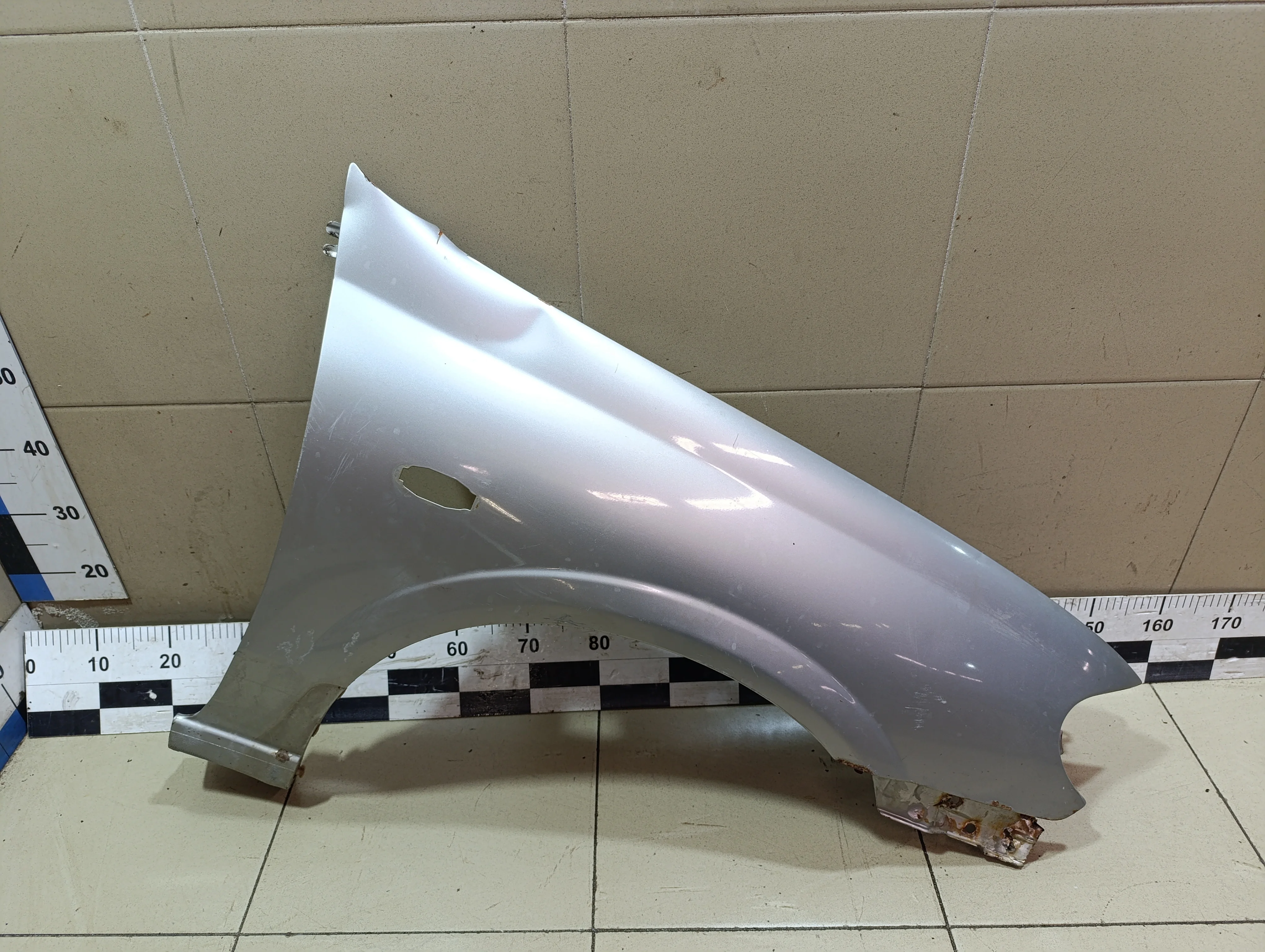 Крыло переднее правое Almera N16 2000-2006