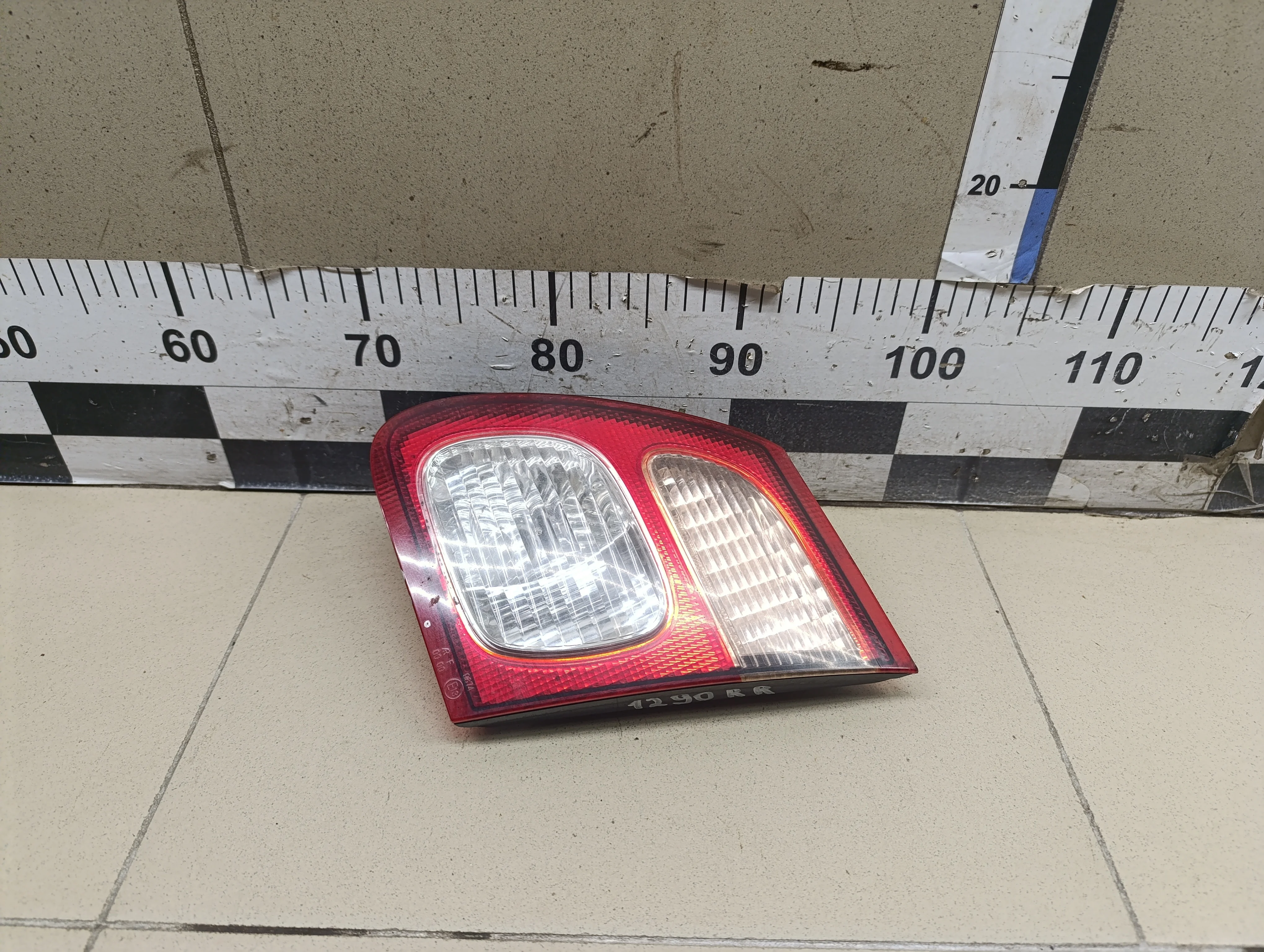 Фонарь задний внутренний правый Almera N16 2000-2006