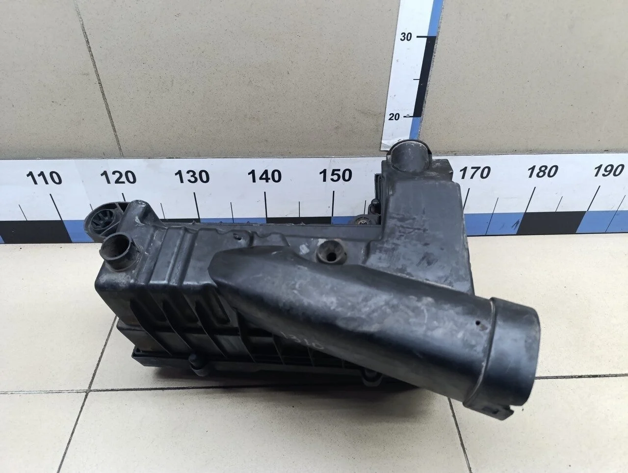 Корпус воздушного фильтра Passat [B6] 2005-2010