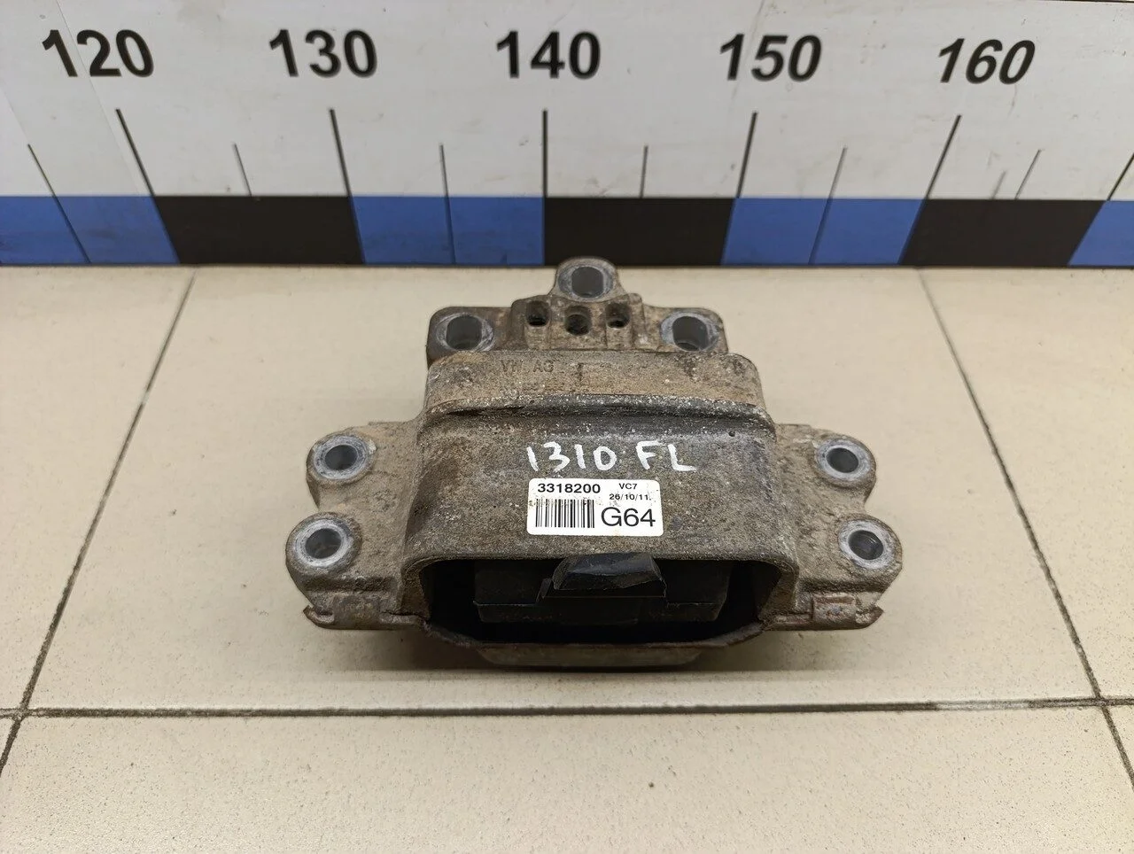 Опора КПП левая Passat [B6] 2005-2010