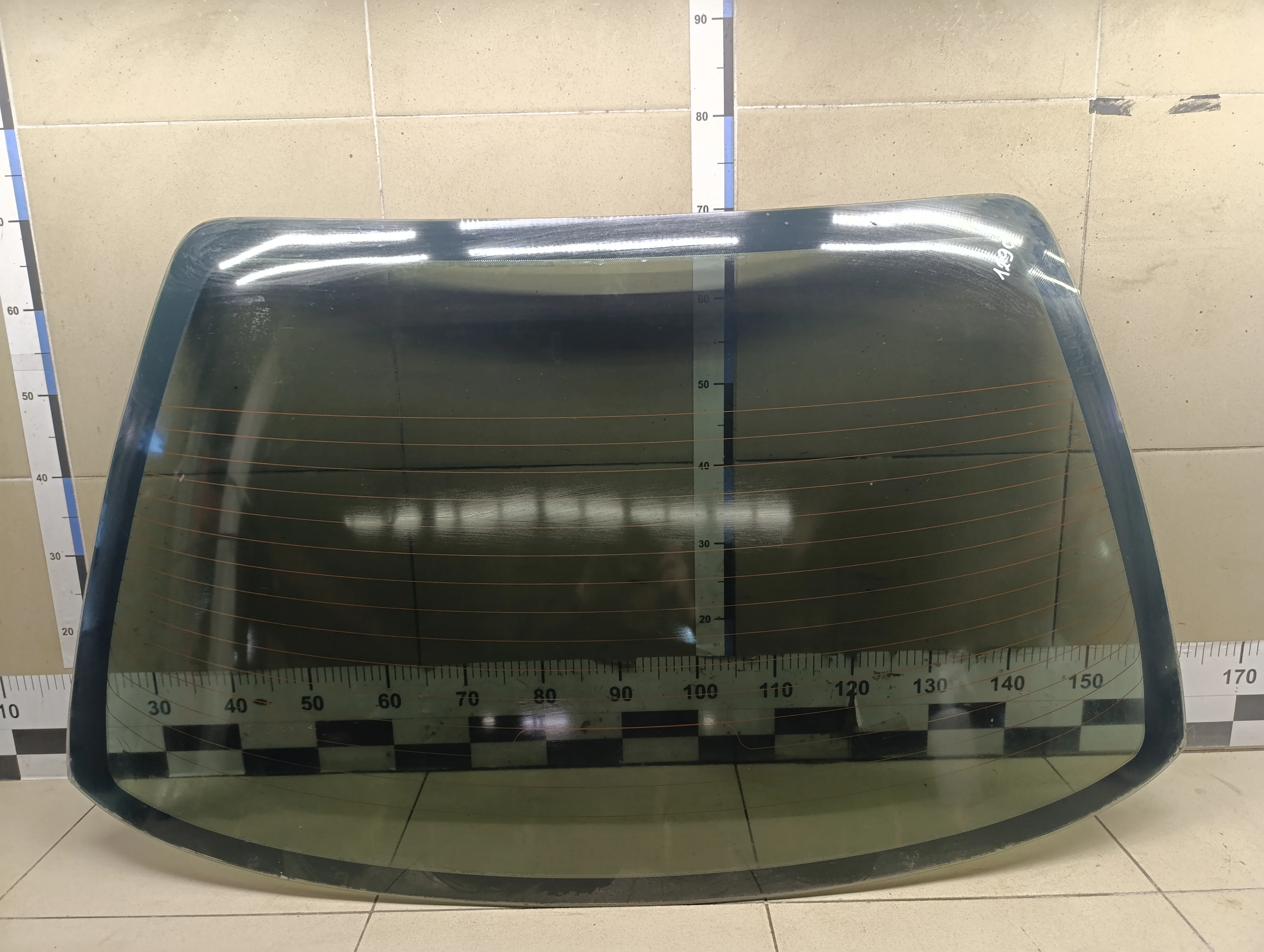 Стекло заднее Almera N16 2000-2006