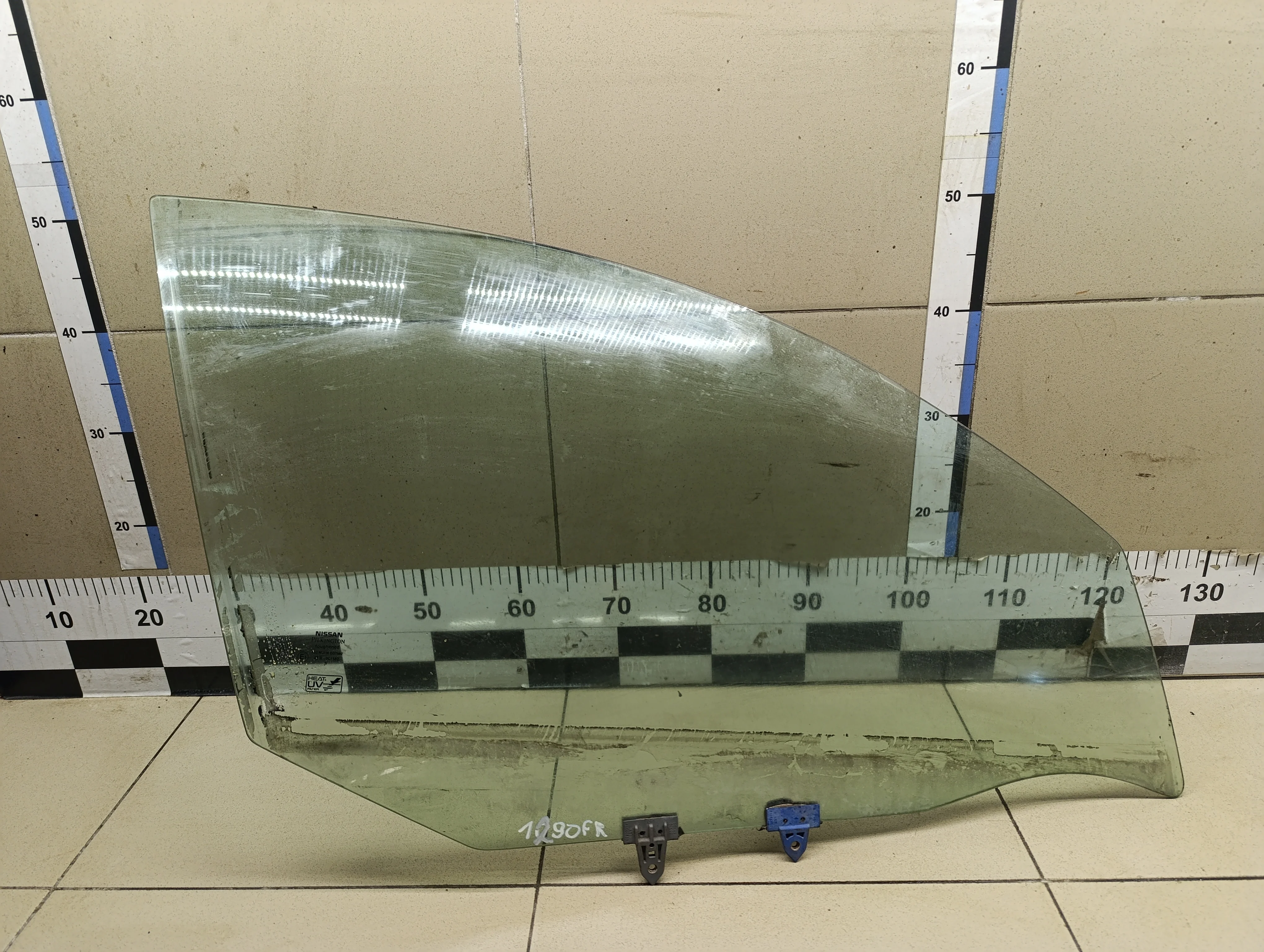 Стекло двери передней правой Almera N16 2000-2006