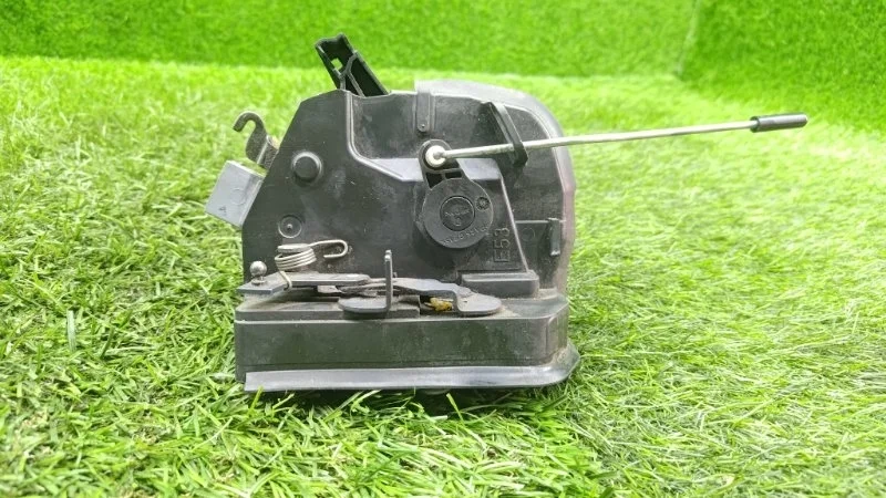 Замок боковой двери BMW X5 2006 E53