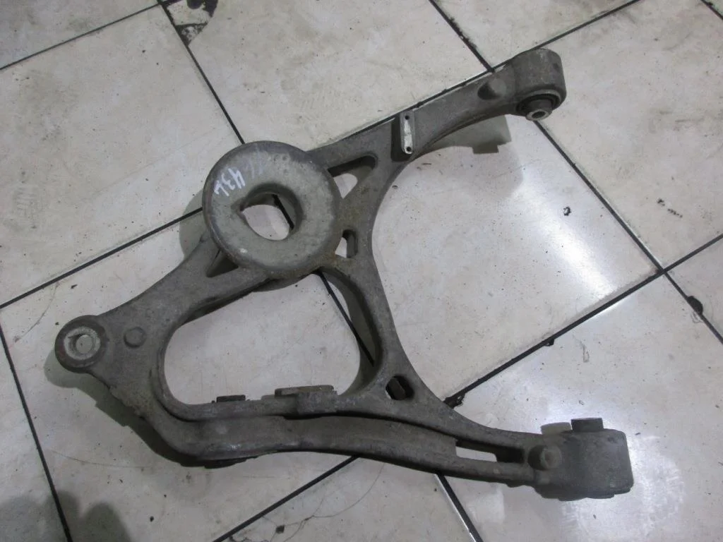 Рычаг задний Mercedes-Benz