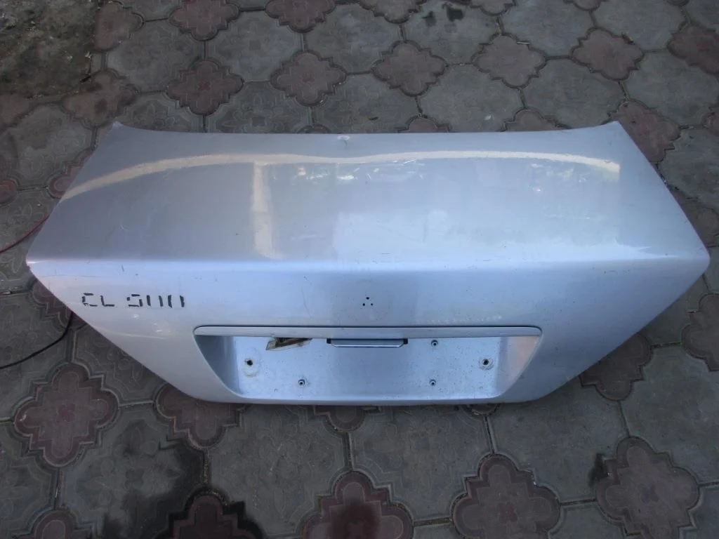 Крышка багажника Mercedes-Benz