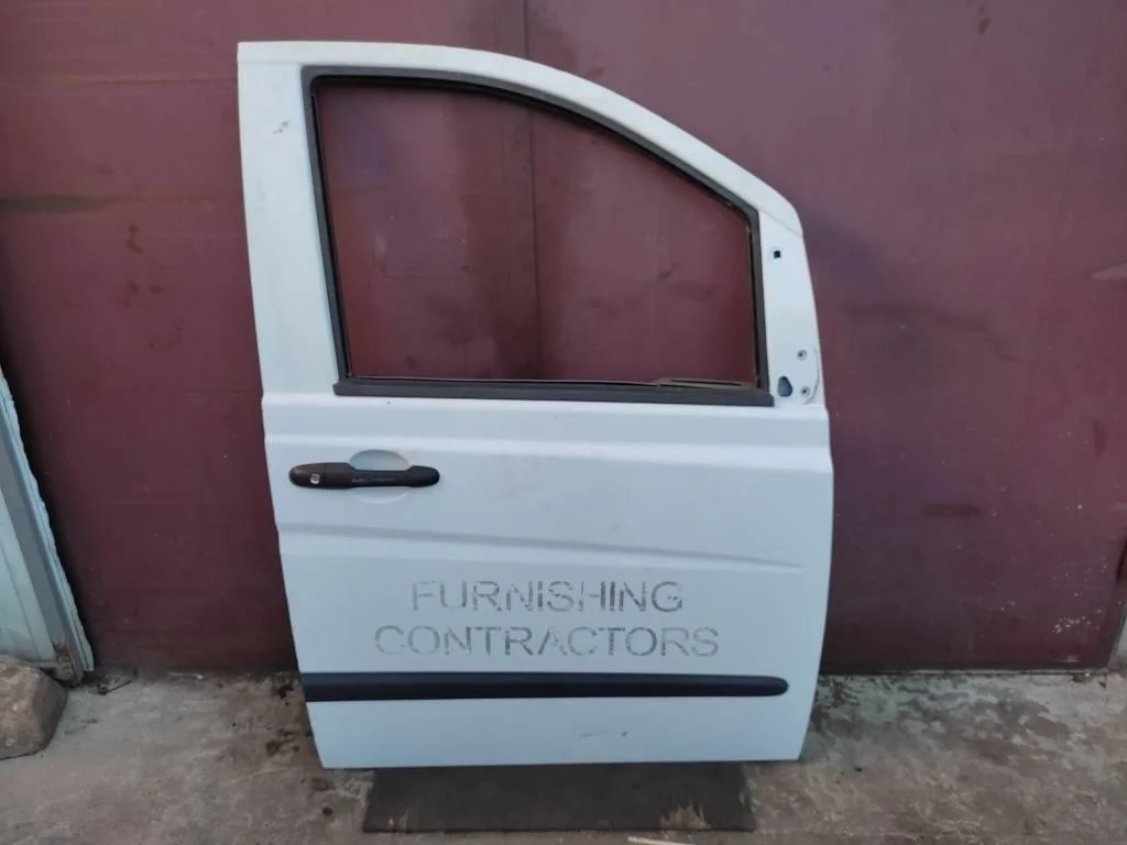 Дверь передняя правая Mercedes-Benz