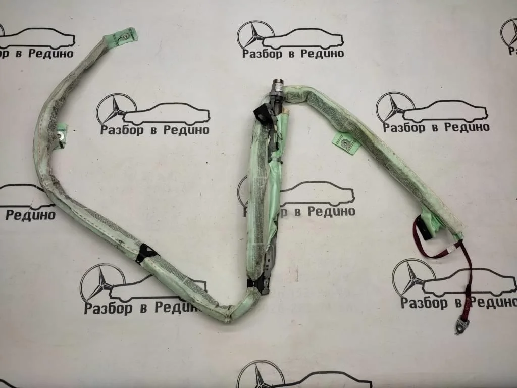 Шторка безопасности правая Mercedes-Benz