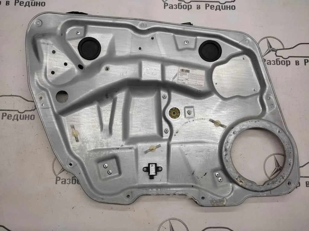 Стеклоподъемник передний левый Mercedes-Benz