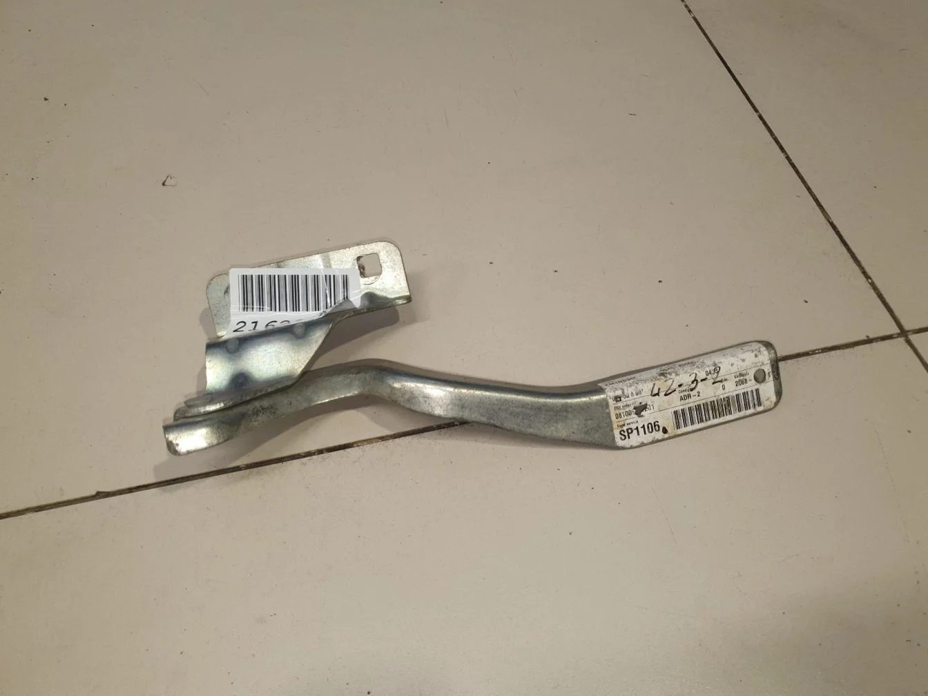 Петля капота левая для Nissan Qashqai J10 2006-2014