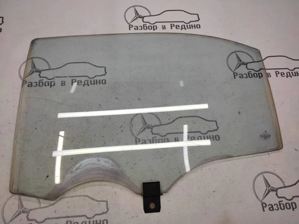 Стекло заднее левое Mercedes-Benz