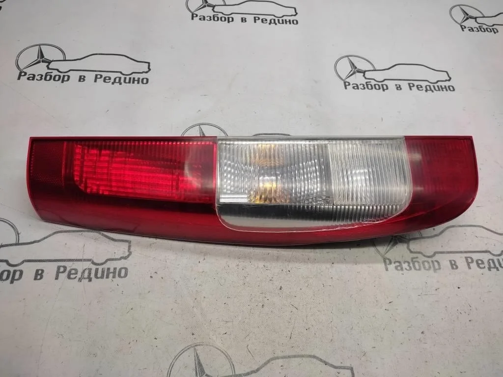 Фонарь задний левый Mercedes-Benz
