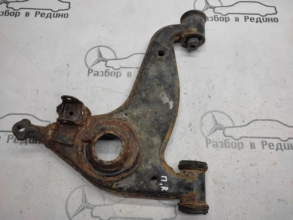 Рычаг передний нижний правый Mercedes-Benz