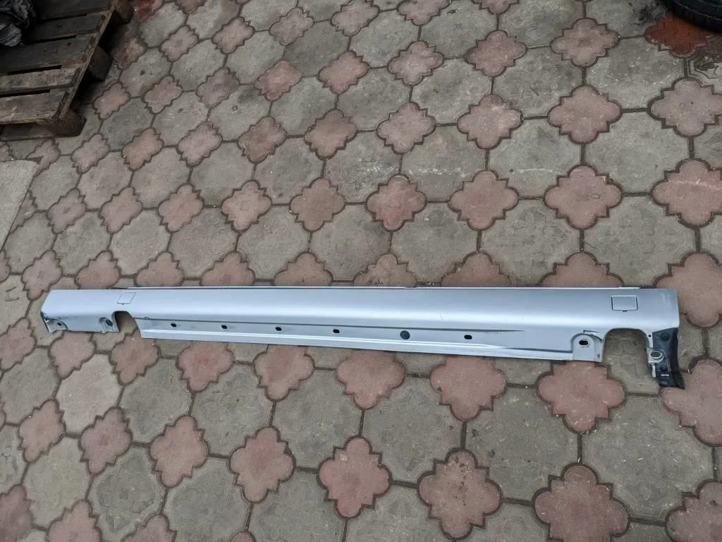 Порог пластиковый левый Mercedes-Benz