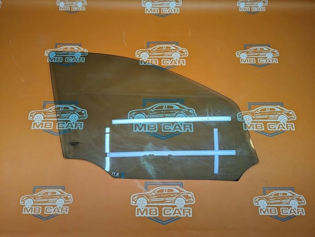 Стекло переднее правое Mercedes-Benz