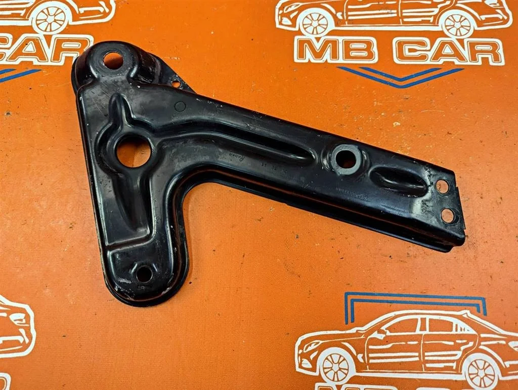 Кронштейн Mercedes-Benz