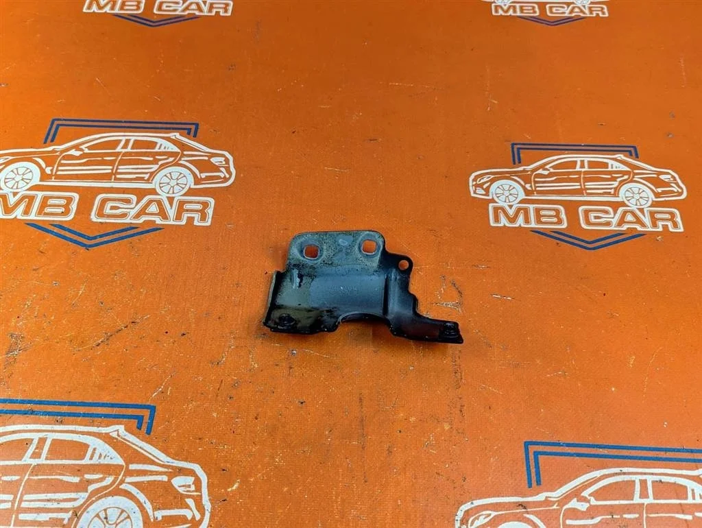 Кронштейн Mercedes-Benz