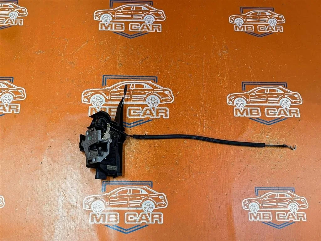 Замок двери передней левой Mercedes-Benz