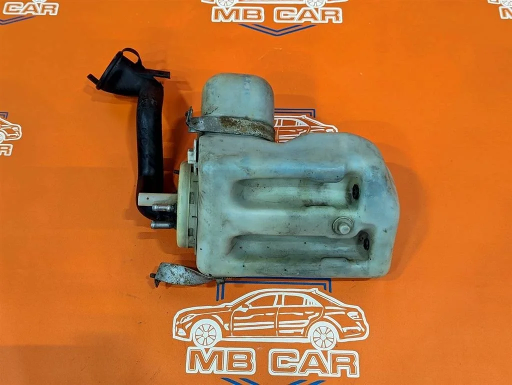 Бачок омывателя Mercedes-Benz