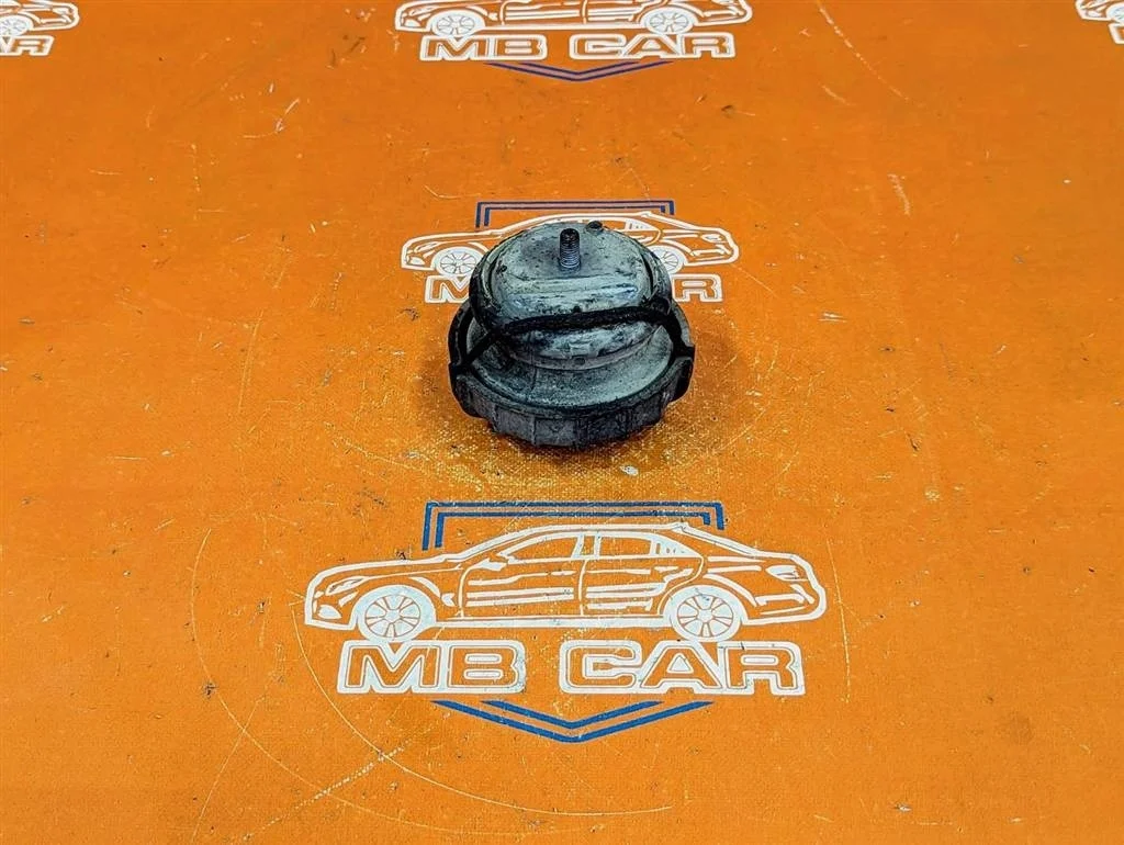 Опора двигателя Mercedes-Benz