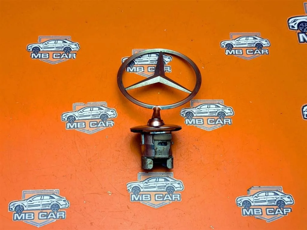 Эмблема капота Mercedes-Benz