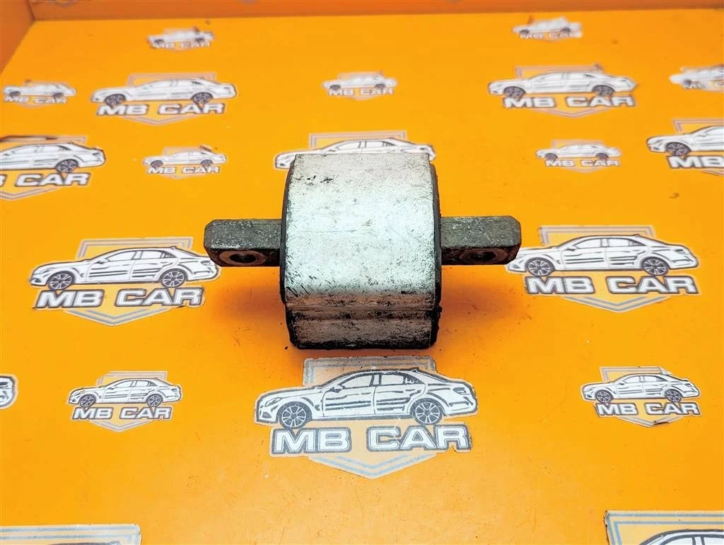 Опора КПП Mercedes-Benz