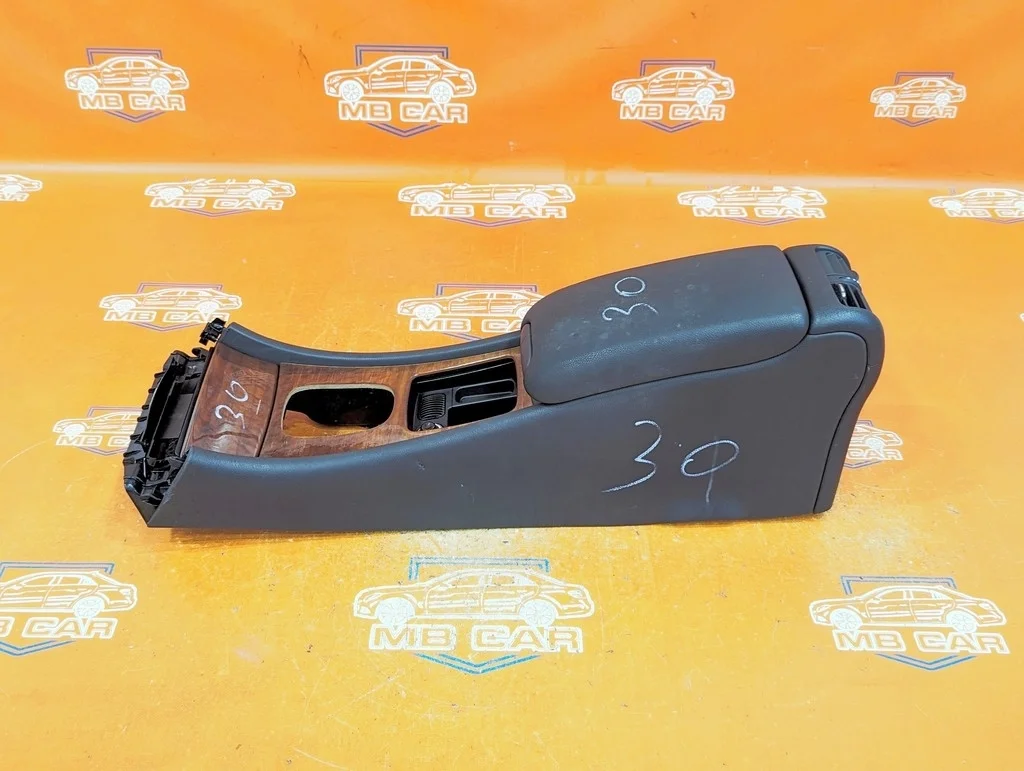 Подлокотник Mercedes-Benz