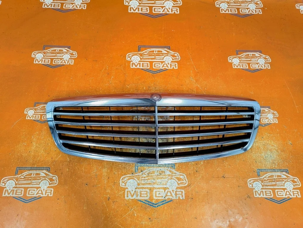 Решетка радиатора Mercedes-Benz