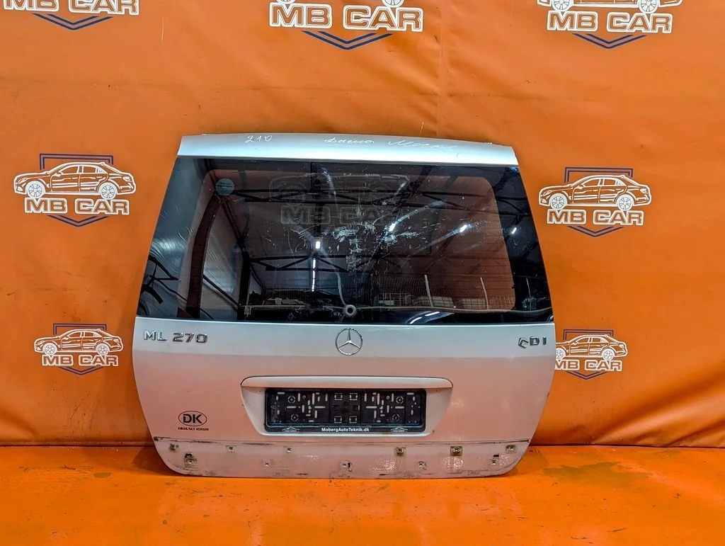 Крышка багажника Mercedes-Benz